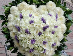 心形花牌#H24|白事花牌|帛事花籃・帛事花牌 即日送達|香港帛事花店