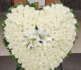 心形花牌#H33｜白事花牌｜帛事花籃・帛事花牌 即日送達｜香港帛事花店