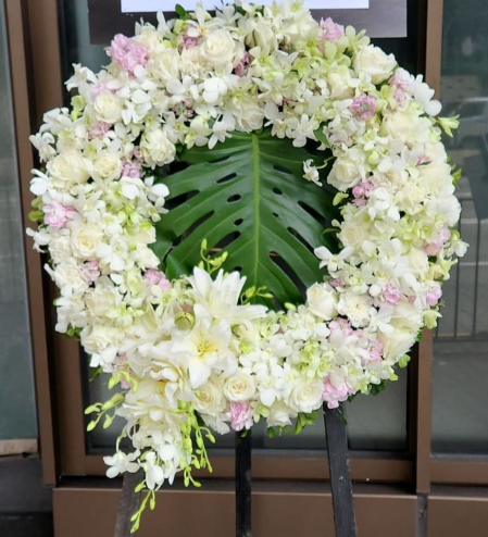 西式帛事花圈#A11｜白事花牌｜帛事花籃・帛事花牌 即日送達｜香港帛事花店