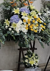 雙層帛事花籃#C8｜雙層帛事花籃 ｜帛事花牌・帛事花圈・帛事花店 即日送達｜香港帛事花店